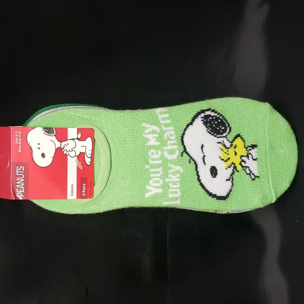 Peanuts NWT Snoopy and Woodstock, Four Leaf Clover 5 pairs Footie Socks